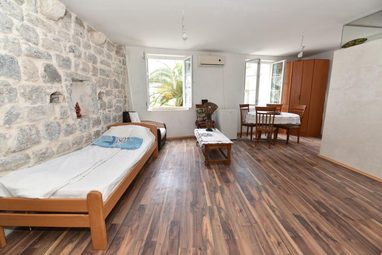 Hostel Michel Budua Esterno foto