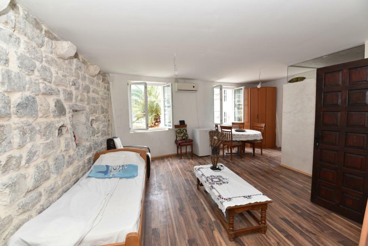 Hostel Michel Budua Esterno foto