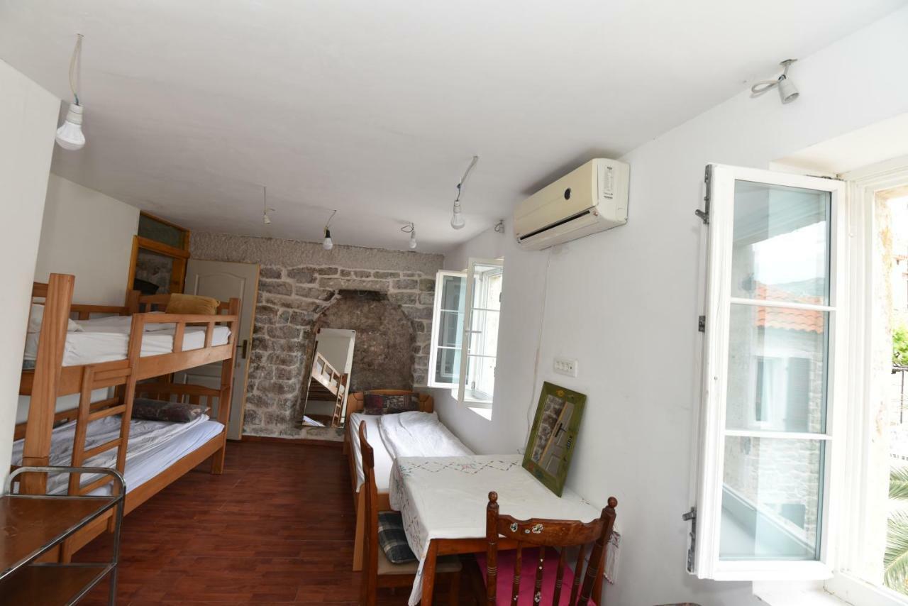 Hostel Michel Budua Esterno foto