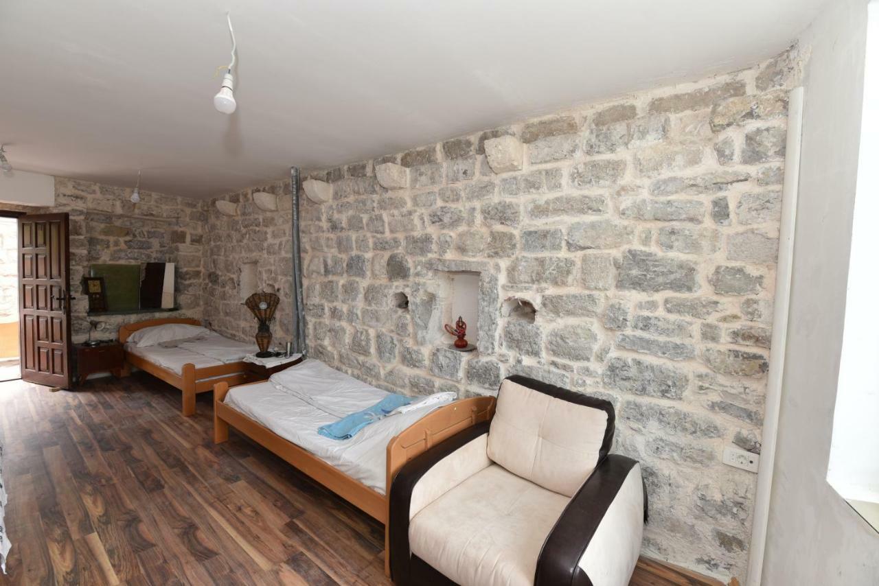 Hostel Michel Budua Esterno foto