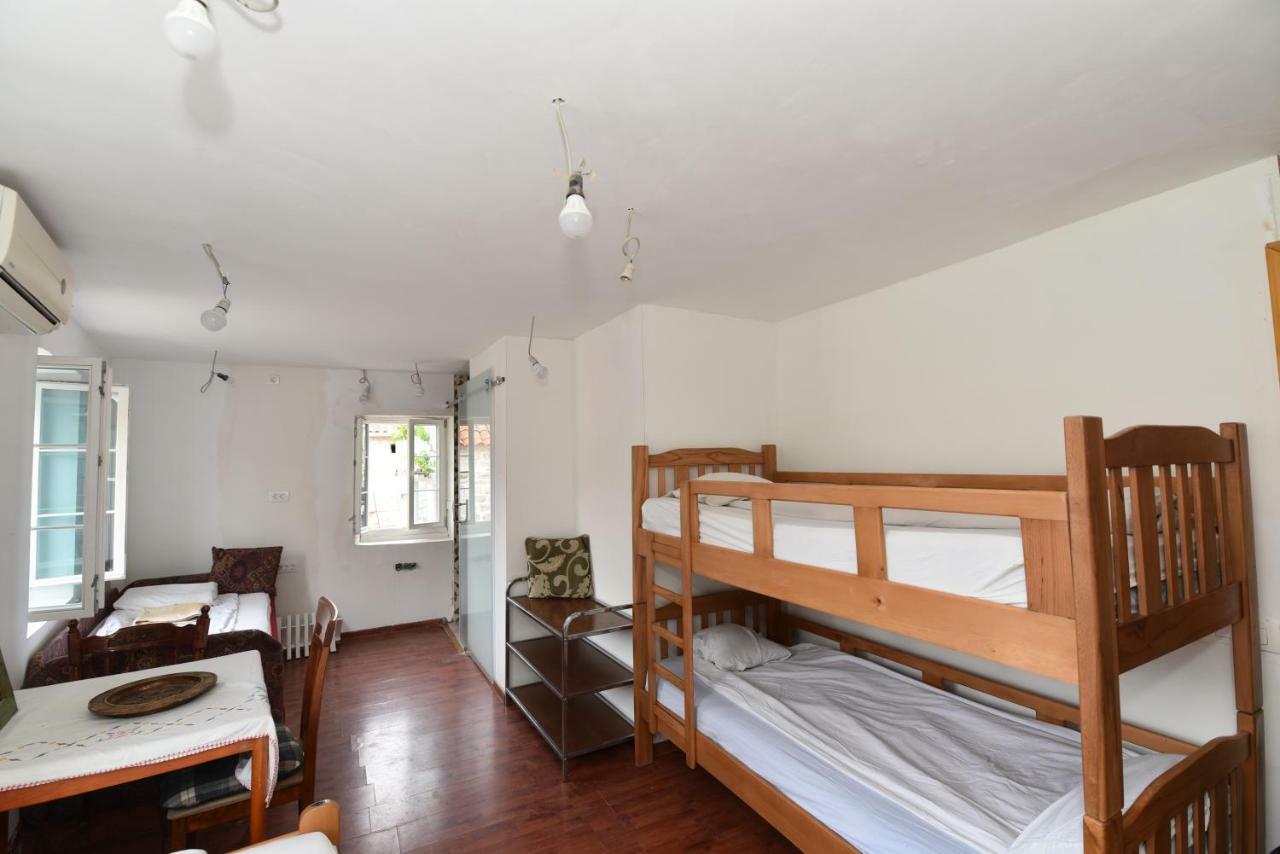 Hostel Michel Budua Esterno foto