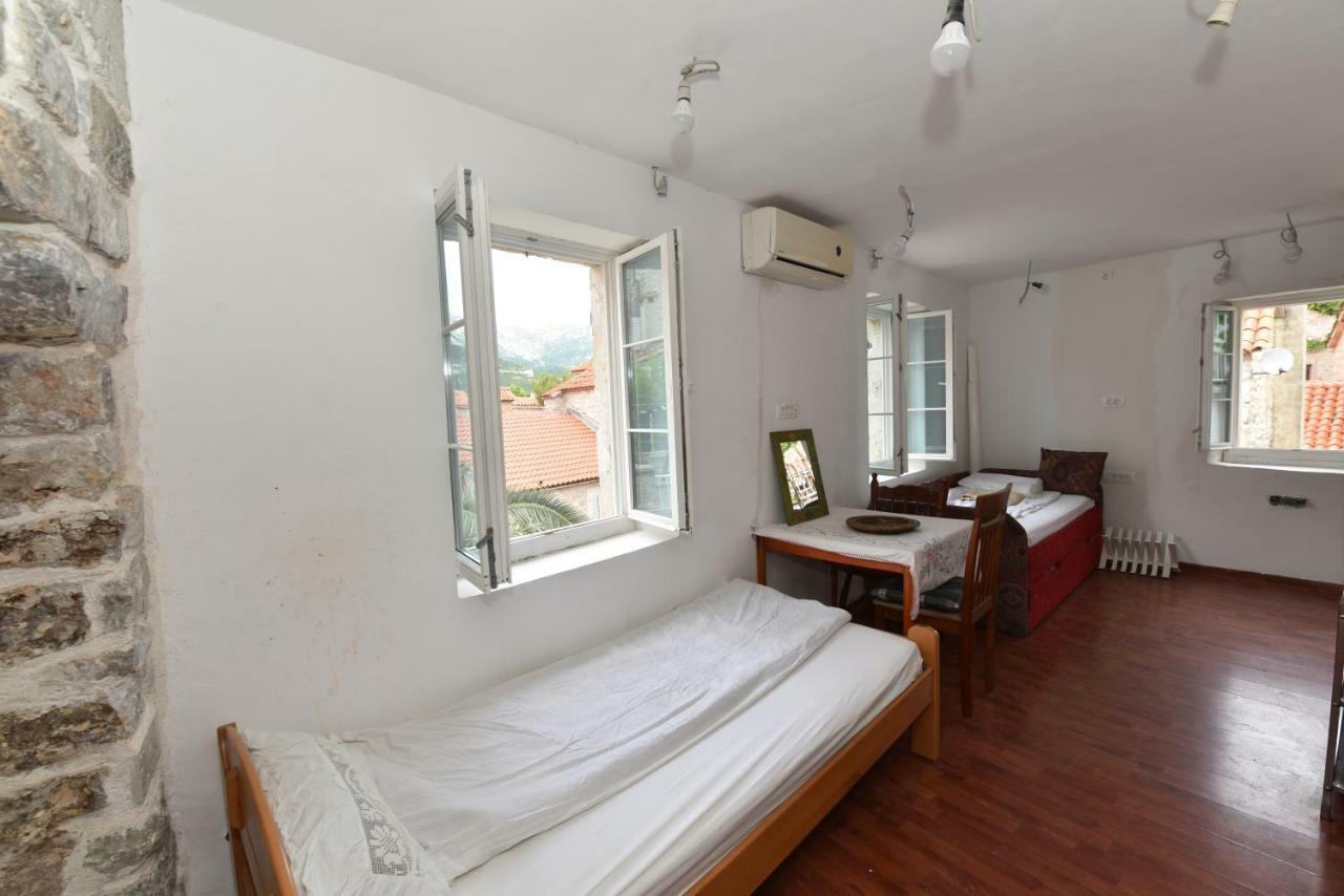 Hostel Michel Budua Esterno foto