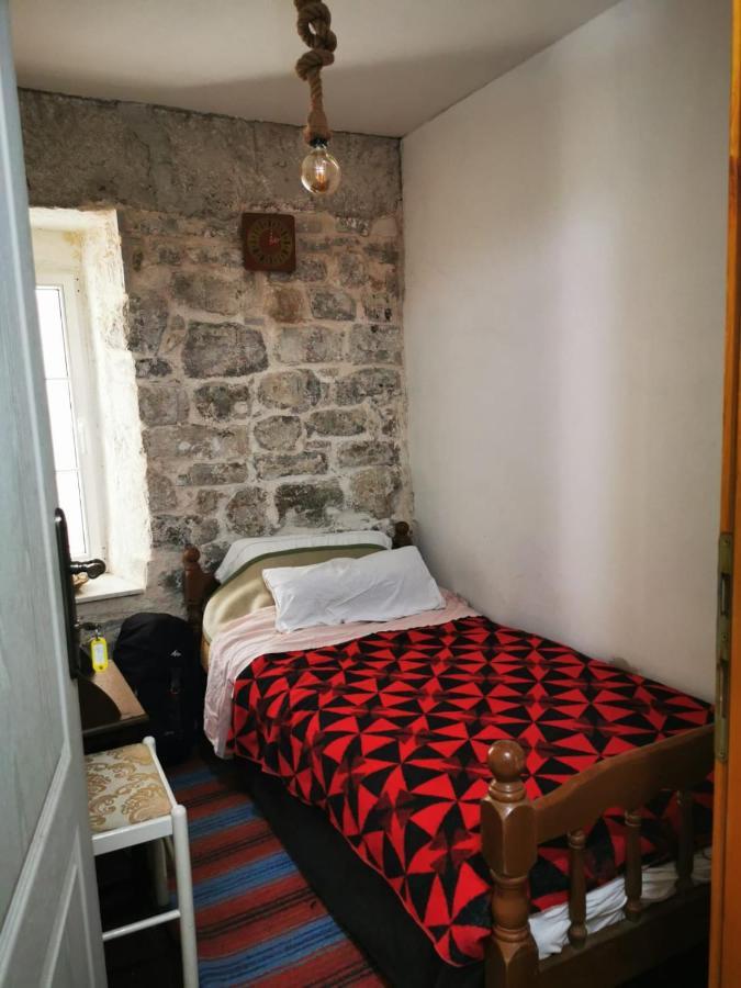 Hostel Michel Budua Esterno foto